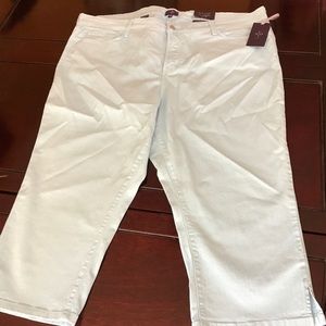 NYDJ 22W Sky Blue Capri/Crop Jeans Brand New w tag